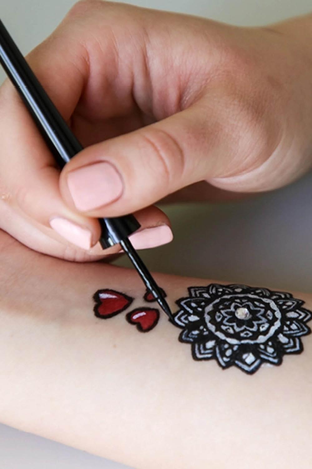 Tattoos & Schminke