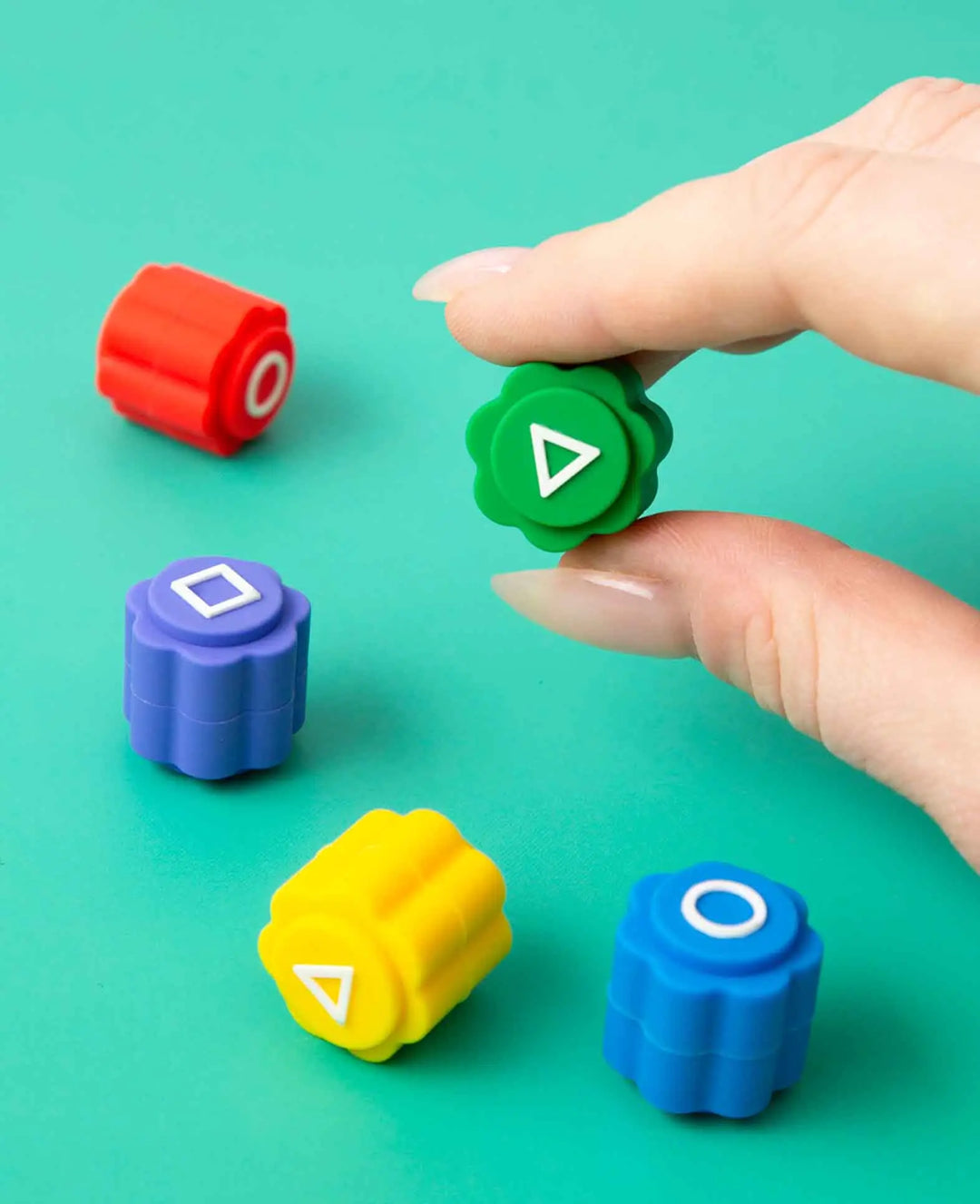 Gong-Gi Würfelspiel / Gonggi, Spiel aus Squid Game