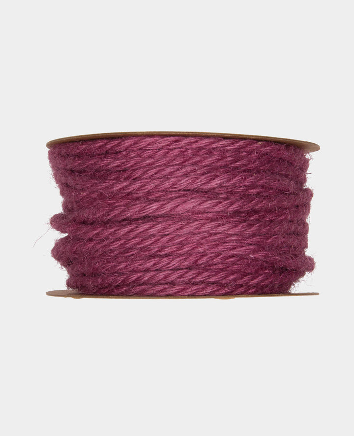 Jute cord, berry