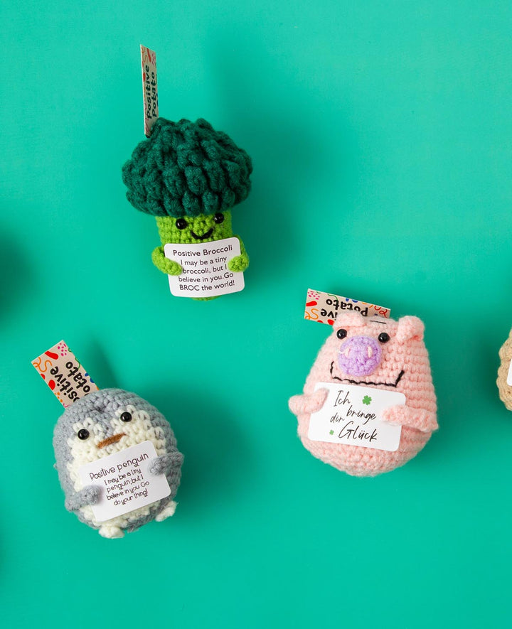 Cochon positif, mini peluche / porte-bonheur au crochet, rose, 7 x 6 cm