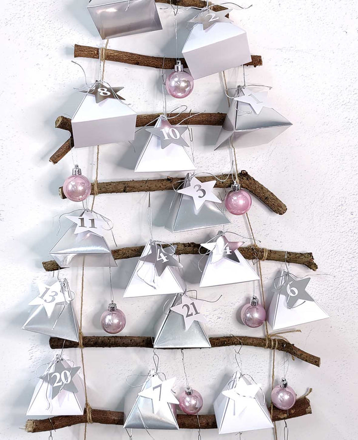 Adventskalender-Boxen Silber/Weiss, 8×8×8 cm, 49-tlg.