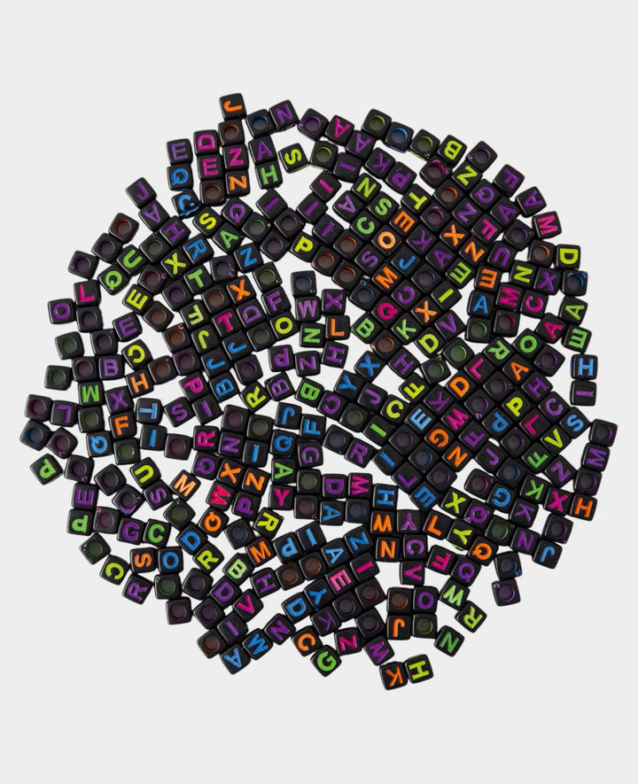Perles de rocaille – Lettres anguleuses, noir/multicolore, 6 mm, 50 g