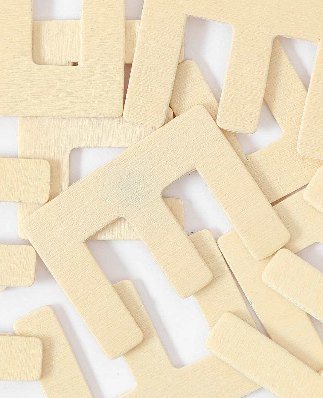 Holzbuchstabe E, 3 x 0.3 x 4 cm, Braun, 1 Stk.