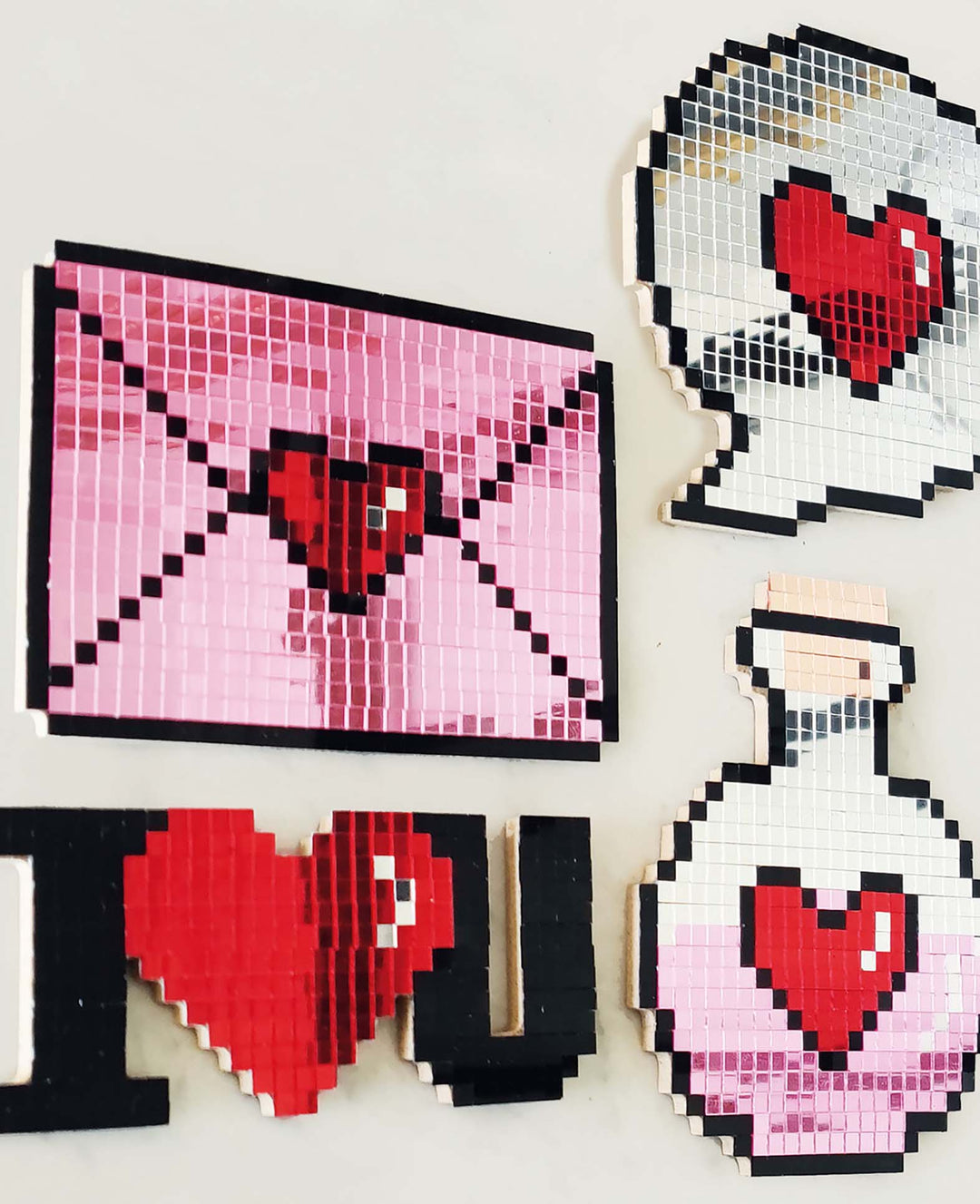 Mirror Pixel Art Love Bastelset mit Spiegelmosaik, MDF, 4 Motive
