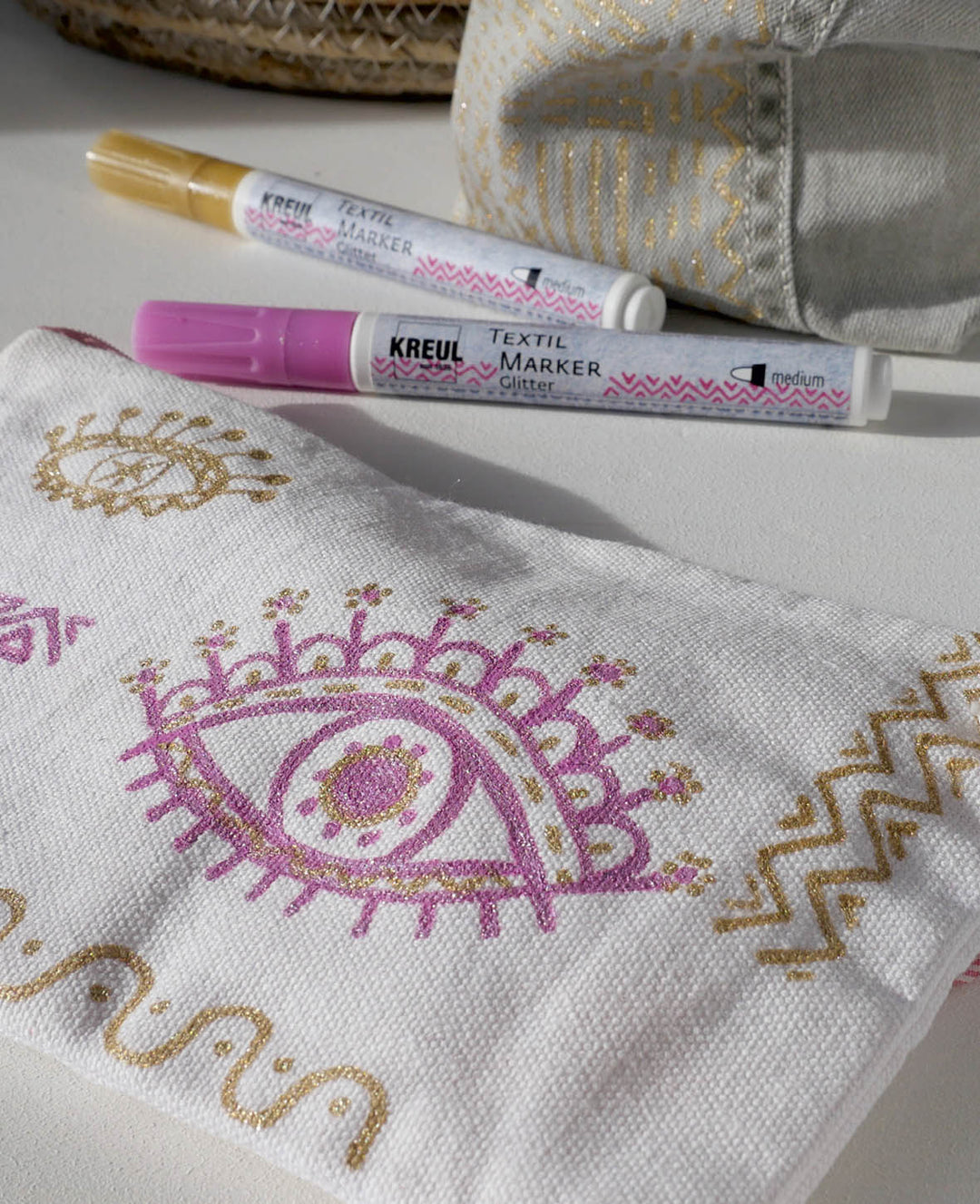 KREUL Javana texi mäx Glitter for light and dark fabrics Gold
