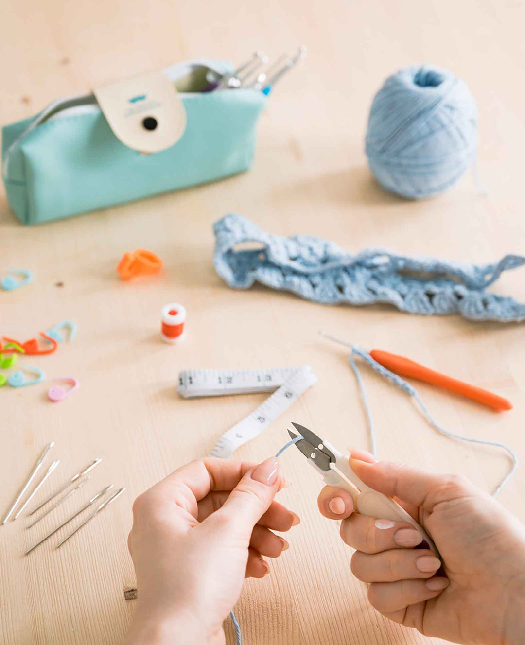 Crochet Craft Kit DIY Notions Needles with Measuring Tape + Case, 36 pcs.