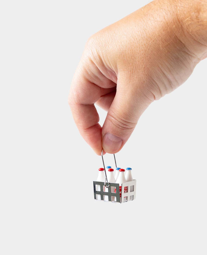 Miniature Milk Bottles in Metal Basket – For Crafts &amp; Play, 3 x 2 x 4.5 cm